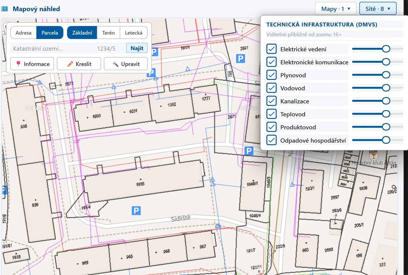 Mapový náhled s vykreslenými inženýrskými sítěmi DMVS a panelem technické infrastruktury